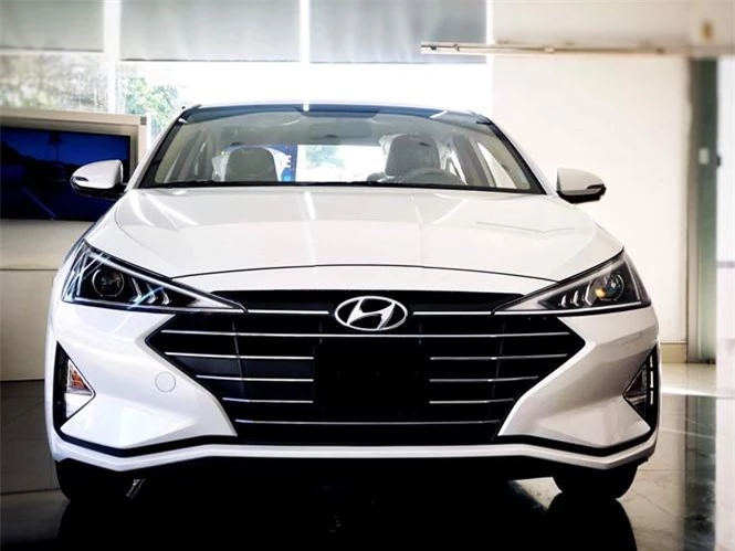 Phiên bản thấp nhất của Hyundai Elantra 2019 vẫn sở hữu ngoại hình thời trang