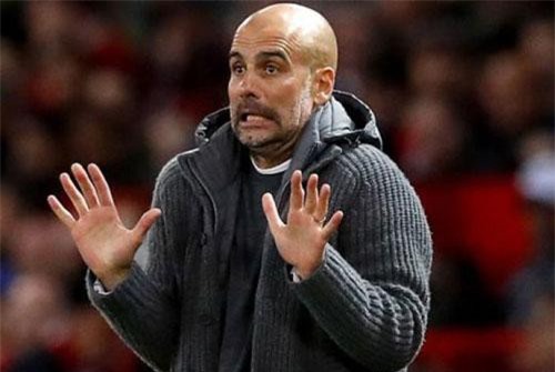 Pep Guardiola “nóng gáy” với tin đồn rời Man City