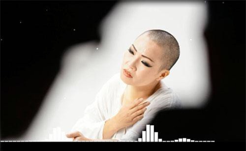 CLIP: Phương Thanh viết lại lời ca khúc" độ ta không độ nàng" gây sốt