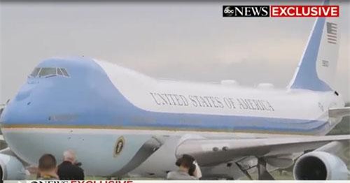 CLIP: Hé lộ chuyên cơ mới của Ông Trump