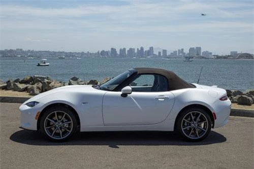 5. Mazda MX-5 Miata 2019.