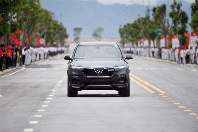 Thủ tướng Chính phủ: “VinFast là người lớn đi bên cạnh những gã khổng lồ sừng sỏ”