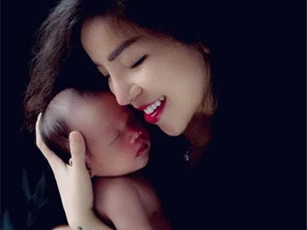 Minh Chuyên bị tống tiền, tố ngủ với đại gia lớn tuổi đã có vợ