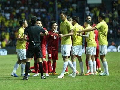 Báo Thái Lan khen ngợi tuyển Việt Nam, chỉ trích đội nhà