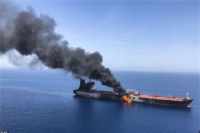 Đáp trả Mỹ, Iran công bố hình ảnh thủy thủ tàu dầu được giải cứu - 2