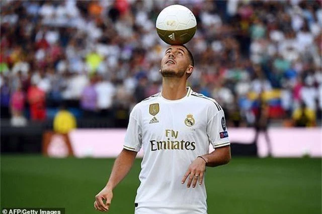 Eden Hazard rạng rỡ ra mắt 50.000 cổ động viên Real Madrid - 12