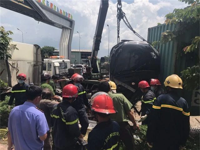 Vụ tai nạn thảm khốc 5 người chết: Do xe container lấn trái - 3