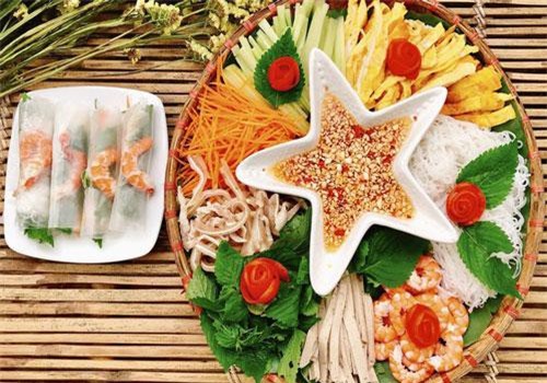Bữa ăn vừa ngon lại đẹp như nhà hàng mà không béo thì thử ngay món cuốn này bạn nhé!