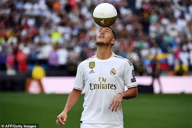 Eden Hazard rạng rỡ ra mắt 50.000 cổ động viên Real Madrid