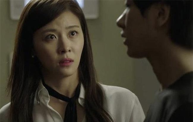 Vừa cho con về ngoại đã hay tin chồng dẫn gái lạ về nhà, tôi lập tức quay lên để xử lý và cái kết không ngờ