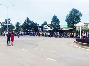 Cán bộ biên phòng nổ súng bắn nhiều người đã tự sát