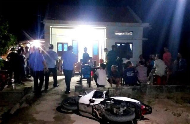 Quảng Nam: Hàng chục người đến nhà truy sát, 3 cha con thương vong