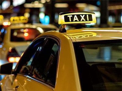Taxi công nghệ phải gắn hộp đèn để đảm bảo cạnh tranh lành mạnh