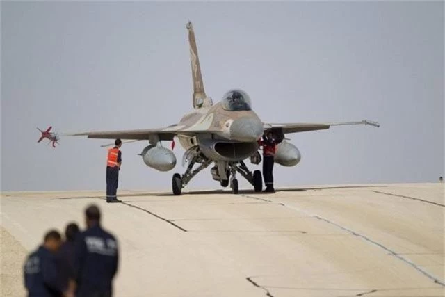 Bulgaria “che ong che eo” chien dau co F-16 cua My-Hinh-4