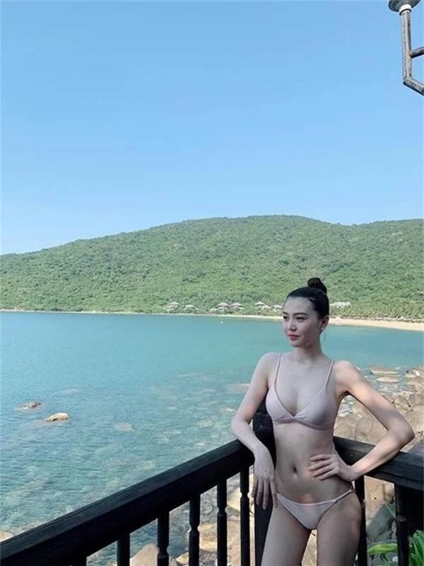 Sao Việt đốt cháy mùa hè với bikini nóng bỏng