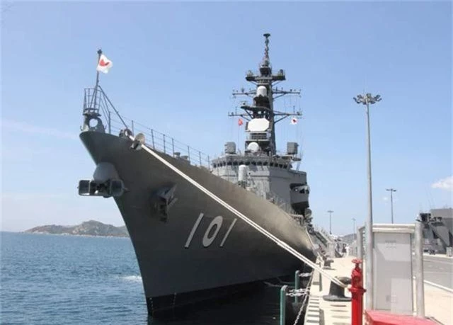 Hai chiến hạm hàng đầu Nhật Bản ghé thăm Cam Ranh - 3