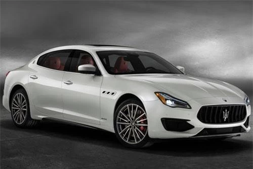 Maserati Quattroporte.