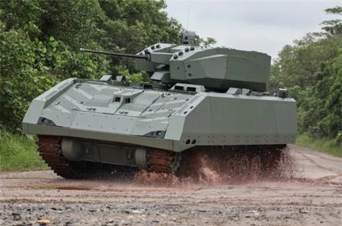 Theo Tạp chí Jane’s, hôm 11/6/2019, Quân đội Singapore chính thức đưa vào biên chế dòng xe chiến đấu bộ binh thế hệ mới nhất Hunter (thợ săn) do nền công nghiệp quốc phòng nước này tự nghiên cứu chế tạo thay thế cho dòng xe M113A2 Ultra. Nguồn ảnh: Shephard Media