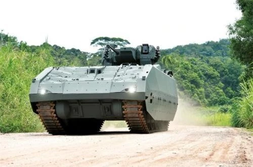 Theo bộ Quốc phòng Singapore, xe chiến đấu bộ binh Hunter nặng 29,5 tấn, dài 6,9m, rộng 3,4m, cao 3,4m. Nguồn ảnh: SNAFU