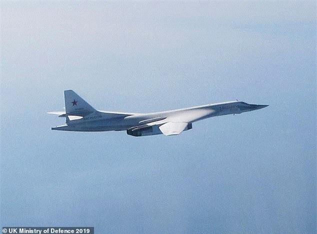 Thông tin mật về máy bay ném bom mới của Putin bị tuồn sang Anh theo cách không ngờ