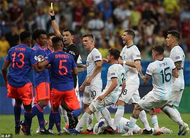 Argentina 0-2 Colombia: Nỗi thất vọng của Messi
