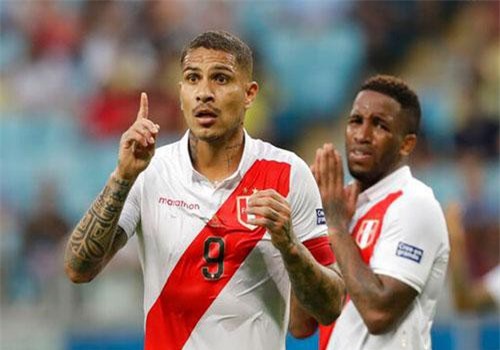 Peru hòa Venezuela giúp Brazil độc chiếm ngôi đầu bảng