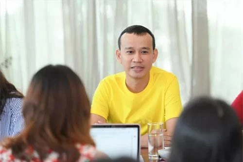 Chuyên gia đào tạo Phúc Nguyễn tại buổi gặp gỡ báo chí 15/6.