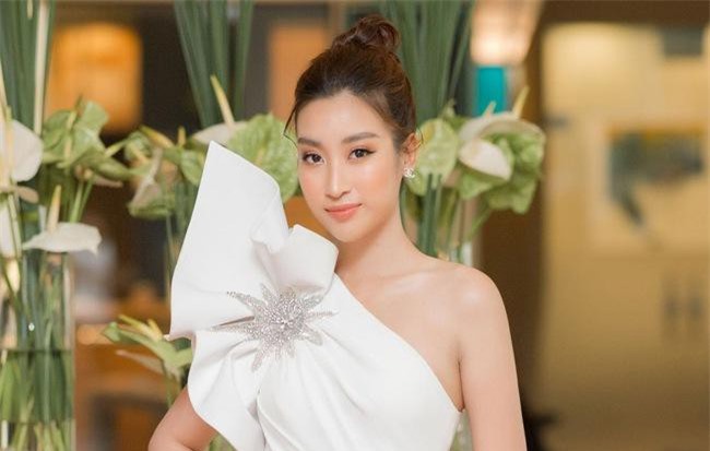 Đỗ Mỹ Linh trở lại đẹp như nữ thần dù vừa "lăn lộn" nắng gió ở Cuộc đua kỳ thú