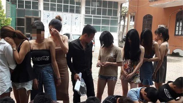 Hưng Yên: Phát hiện 24 nam, nữ thanh niên đang phê ma túy trong quán karaoke