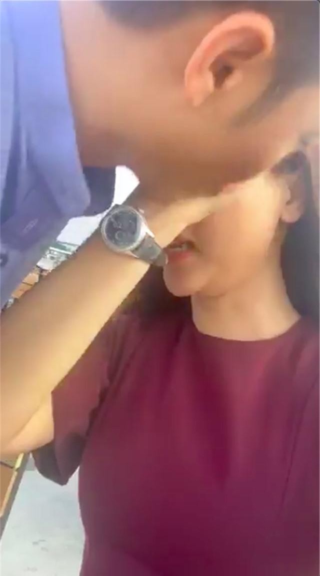 Cường Đô la cưỡng hôn Đàm Thu Trang khi đang livestream - 2