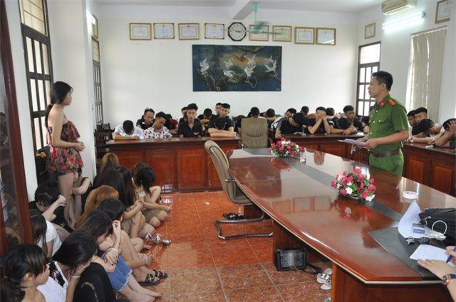 Hải Dương: Trong 1 đêm, phát hiện 135 đối tượng mua bán, tàng trữ, sử dụng ma túy