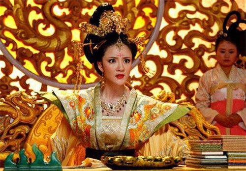 Quái chiêu đánh ghen kinh hoàng không thể hình dung của các Hoàng hậu thời xưa