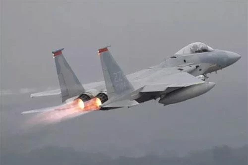 Máy bay chiến đấu F-15 của Mỹ. Ảnh: thesun.co.uk