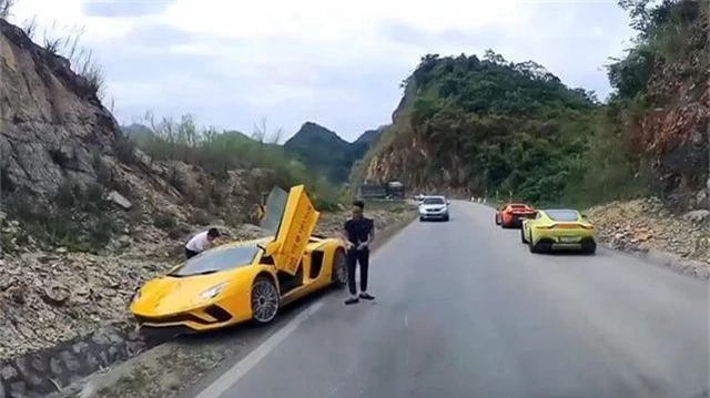 Chiếc Lamborghini Aventador S gặp nạn.