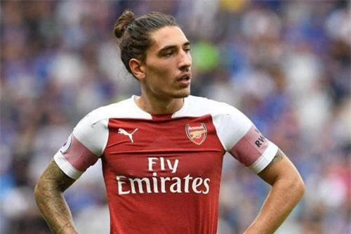 Hậu vệ phải: Hector Bellerin.