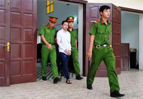 Long An: Cựu nhân viên bưu điện chiếm đoạt hơn 700 triệu đồng của khách hàng