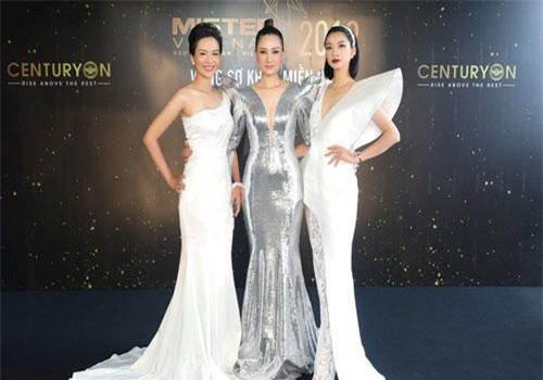 Thu Thủy, Hạ Vy, Đàm Lưu Ly "ngơ ngẩn" trước dàn trai đẹp