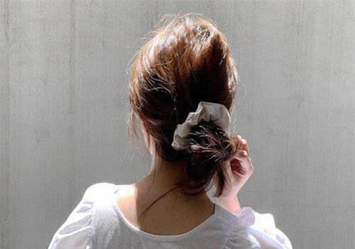 Đây chính là những sai lầm thường gặp khiến mái tóc của bạn ngày càng yếu dần