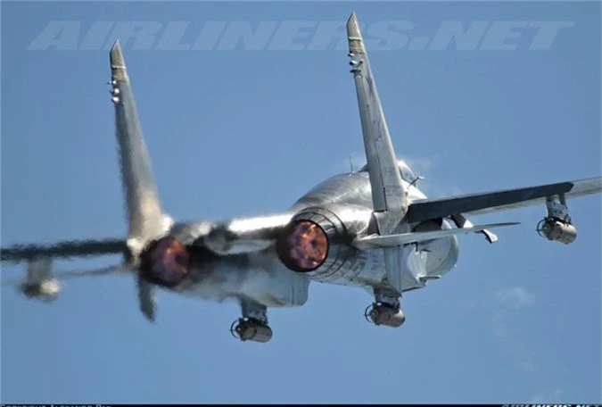 May bay Su-27 da 42 tuoi: Van song khoe, Viet Nam dung tot!-Hinh-7