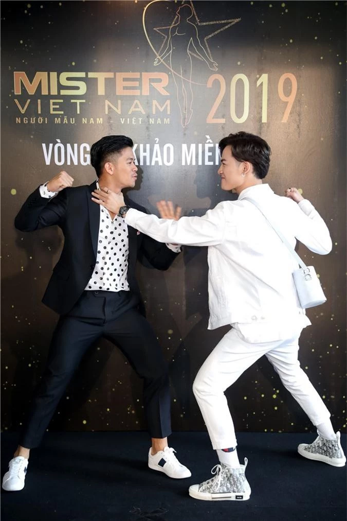 Từ trái sang, Quán quân Việt Nam Idol - Trọng Hiếu, Quán quân giọng hát Việt - Ali Hoàng Dương
