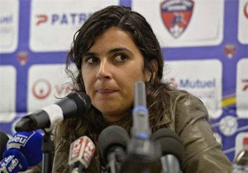 Đội bóng mới của Công Phượng từng sử dụng HLV trưởng là... nữ