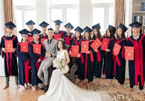 Cặp đôi Nghệ An chụp ảnh cưới kết hợp... kỷ yếu