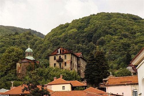 CLIP: Bí ẩn vùng đất nghiêm cấm phụ nữ và trẻ em bước vào