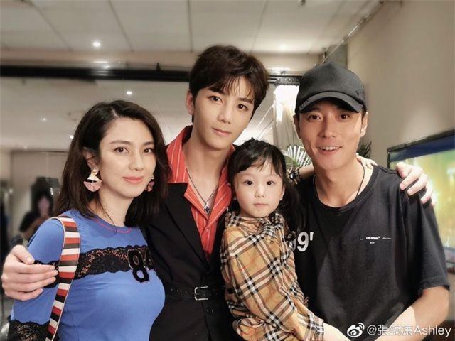 Mỹ nhân Hồng Hân khẳng định giá trị gia đình sau bê bối ngoại tình