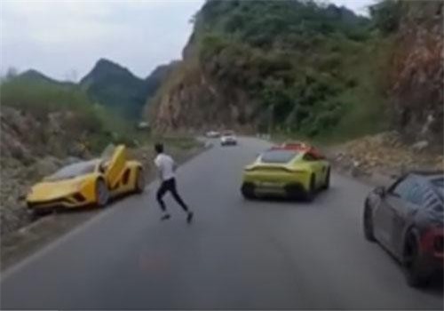CLIP: Siêu xe Lamborghini Aventador S 'gặp nạn' tại Mộc Châu