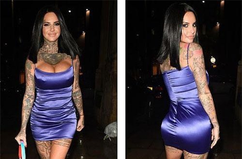 Người đẹp xăm trổ tái xuất bốc lửa sau khi sinh con