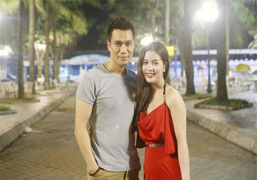 Việt Anh chính thức thông báo độc thân, bà xã Trần Hương cũng tuyên bố sốc, khẳng định có kẻ "cướp đi hạnh phúc gia đình"?