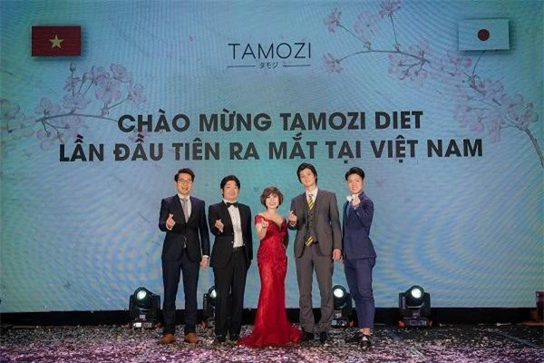 Ban lãnh đạo nhà máy sản xuất tại Nhật Bản đã về Việt Nam trực tiếp tham dự lễ ra mắt TAMOZI DIET