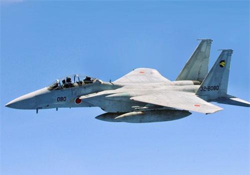 Nhật đang có trong tay bao nhiêu tiêm kích hạng nặng F-15?