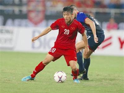 Phan Văn Đức nối gót Đình Trọng sang Singapore chữa trị chấn thương